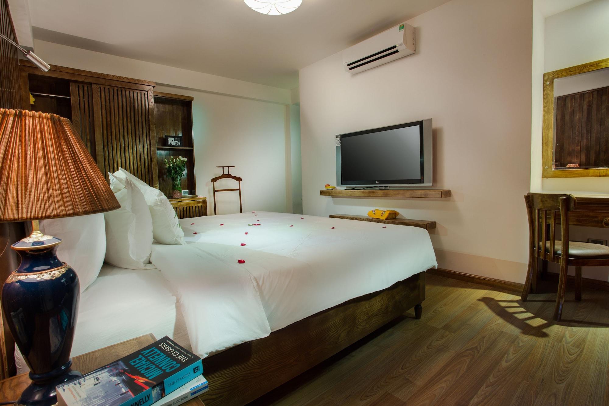 Noble & Swan Boutique Hotel Hanoi Exterior photo